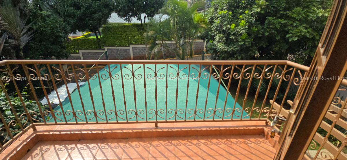 5 Bed Townhouse with En Suite at Lavington - 16