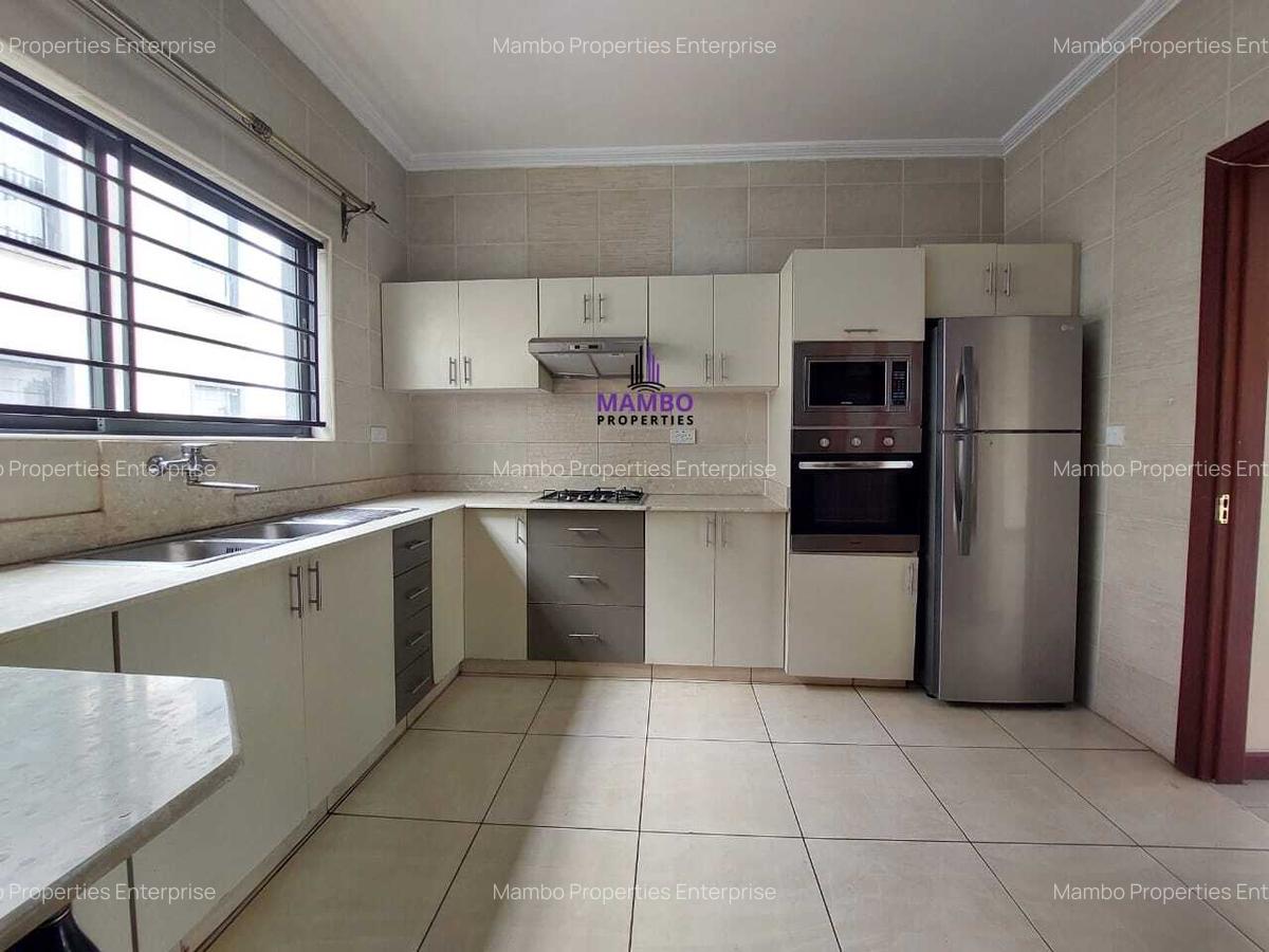 2 Bed Apartment with En Suite at Off Rhapta Rd - 3