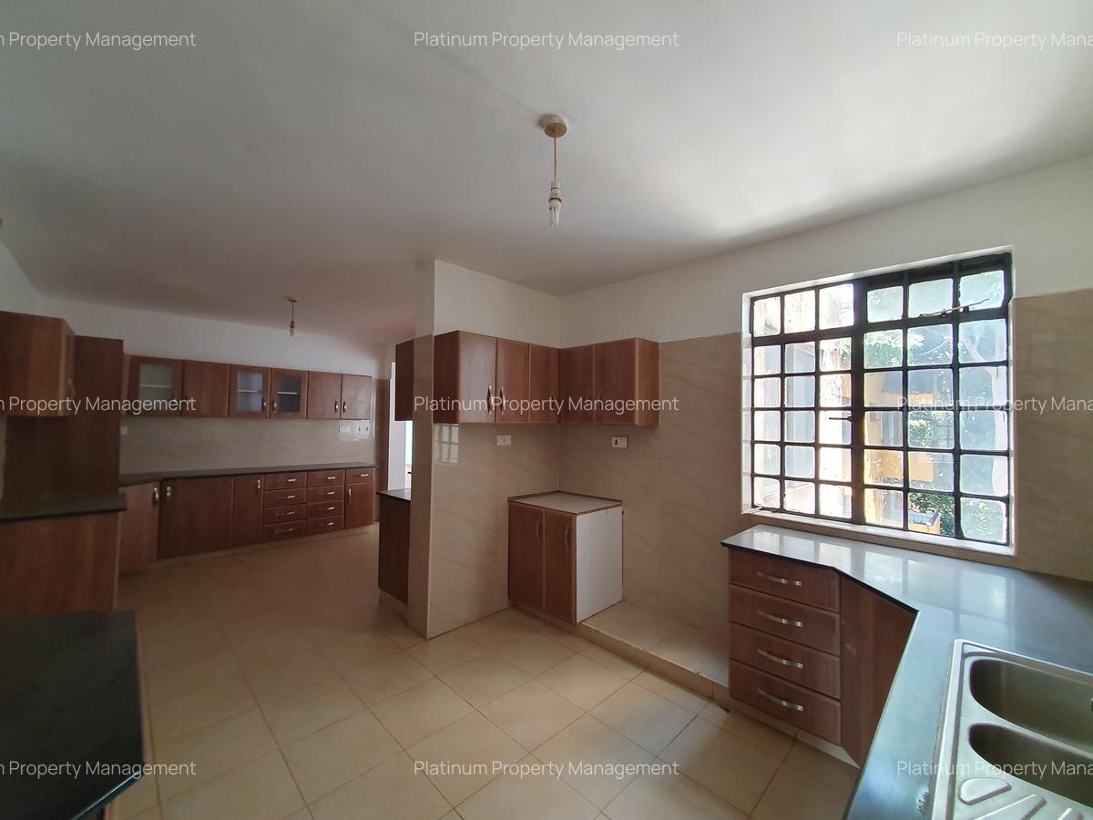 4 Bed Apartment with En Suite in General Mathenge - 9