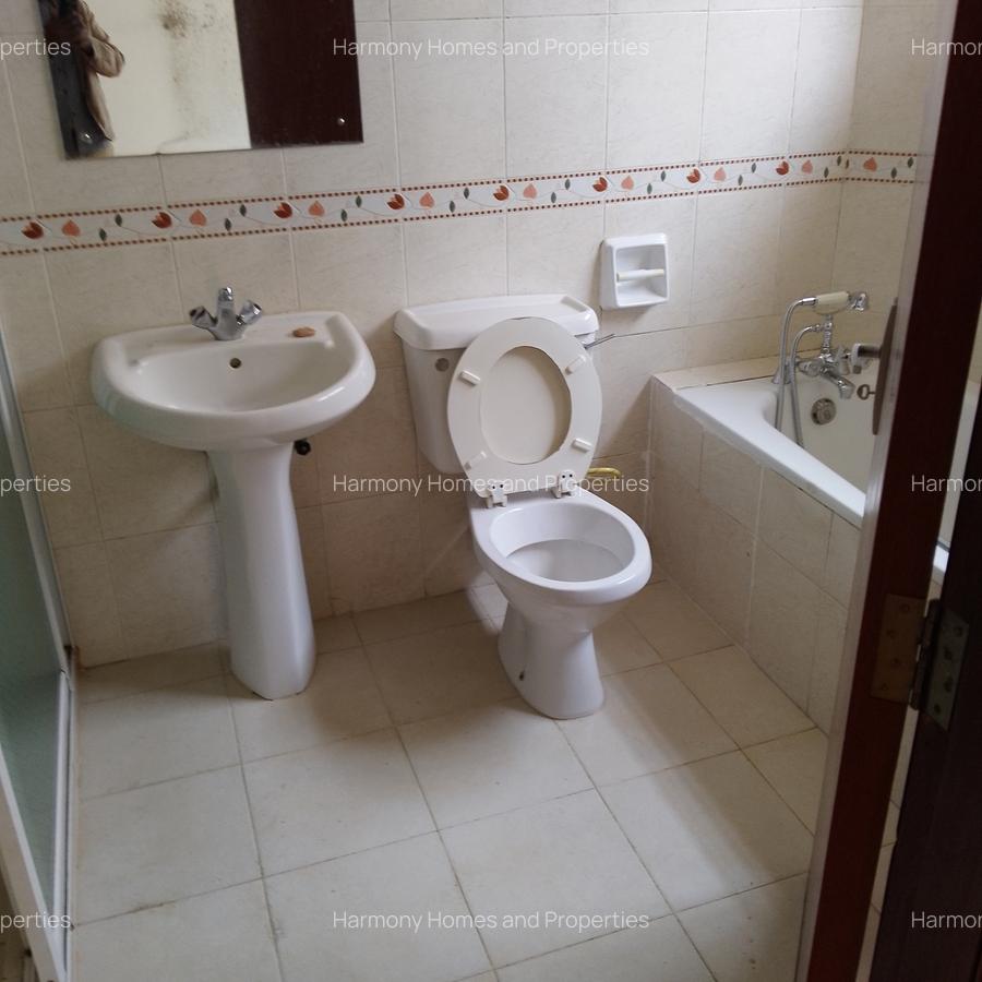 4 Bed Apartment with En Suite at Riverside - 12