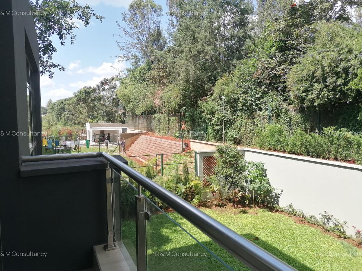 4 Bed Villa with En Suite at Two Rivers Mall - 4