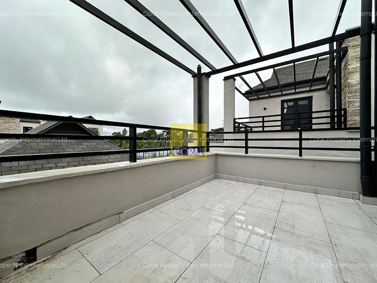 4 Bed Townhouse in Runda - 11