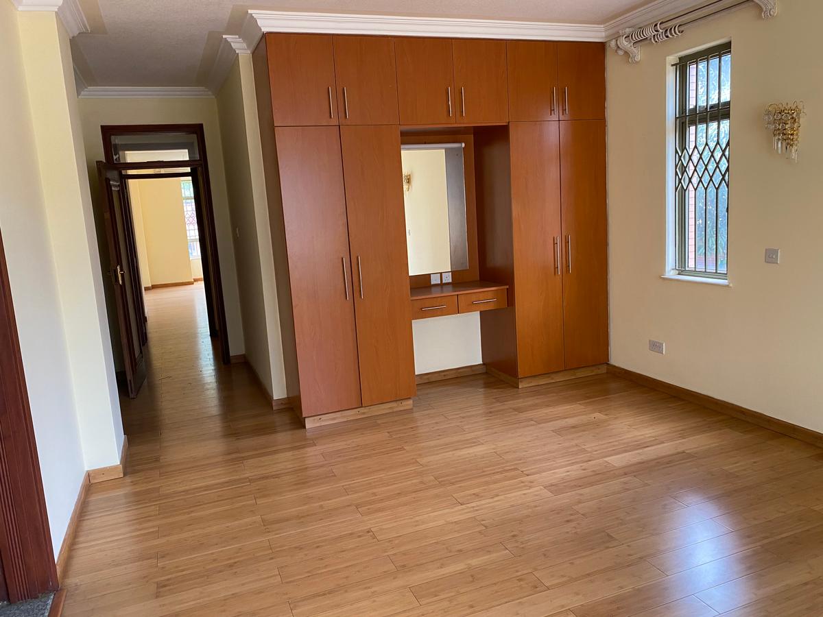 3 Bed Apartment with En Suite in Parklands - 12