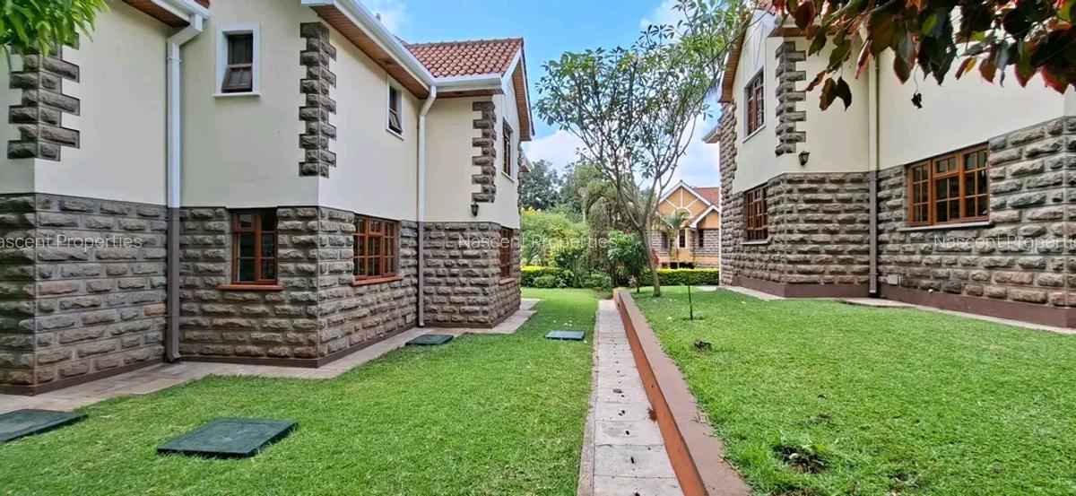4 Bed Townhouse with En Suite in Lavington - 3