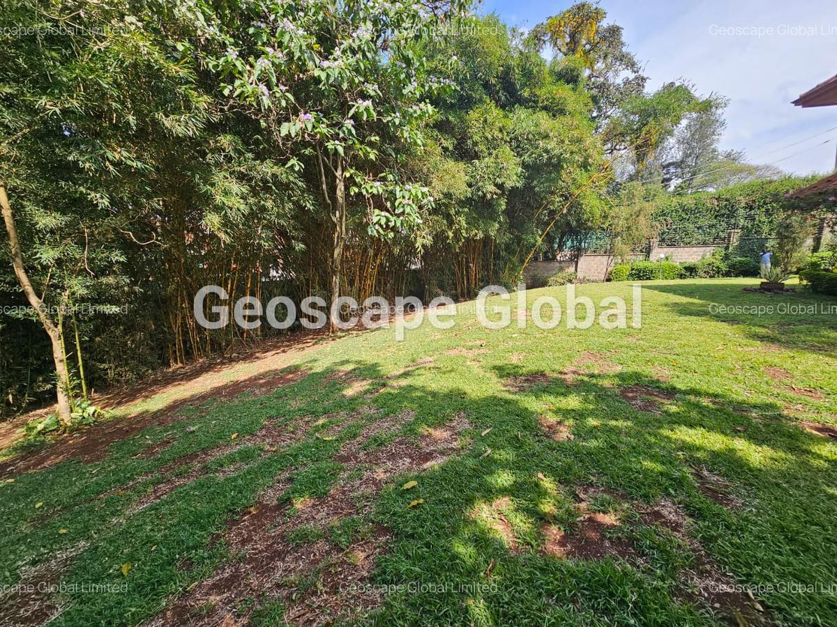 5 Bed House with En Suite in Rosslyn - 16