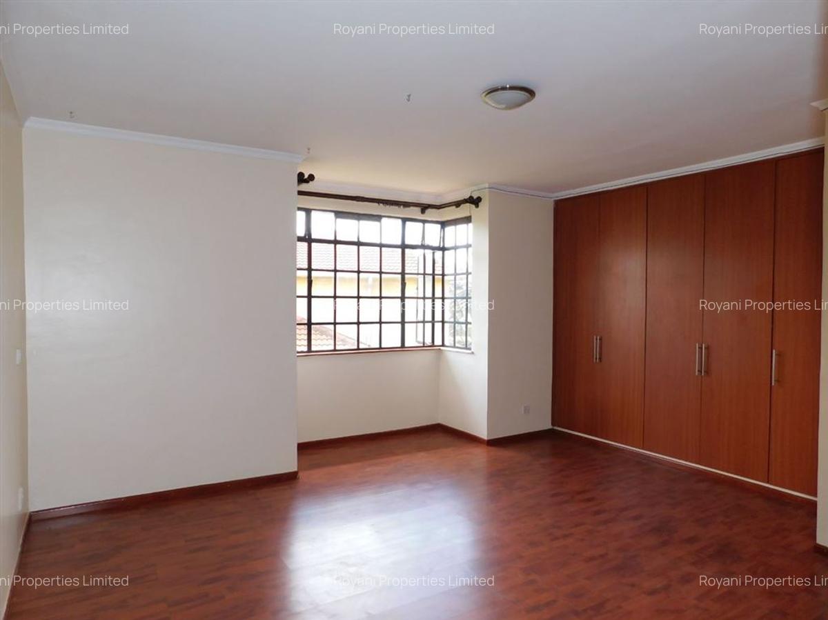 4 Bed House with En Suite at Fourways Junction Estate - 17