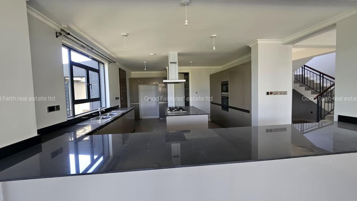 5 Bed Townhouse with En Suite in Kiambu Road - 5