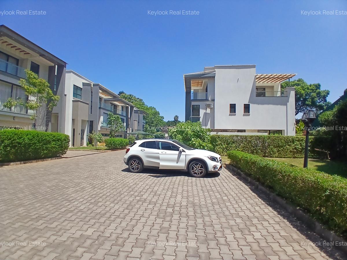 4 Bed Townhouse with En Suite at Lavington Green - 2