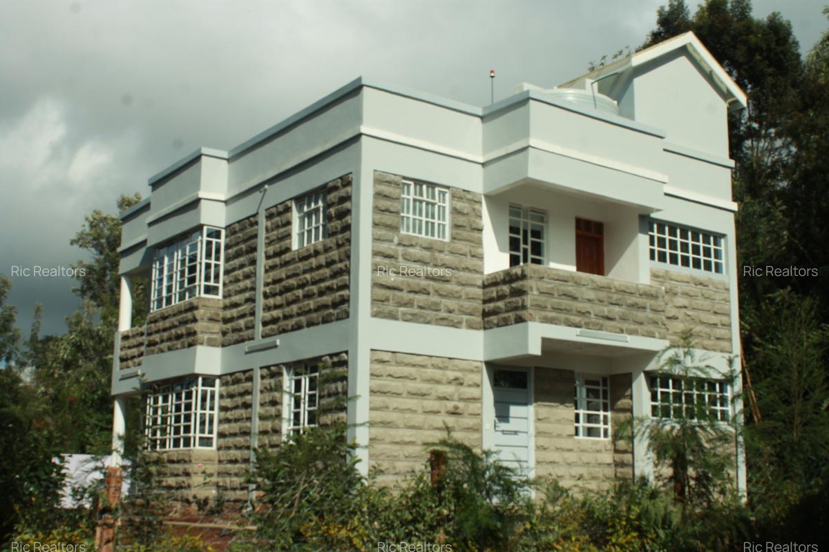 3 Bed Townhouse with En Suite in Karen - 1