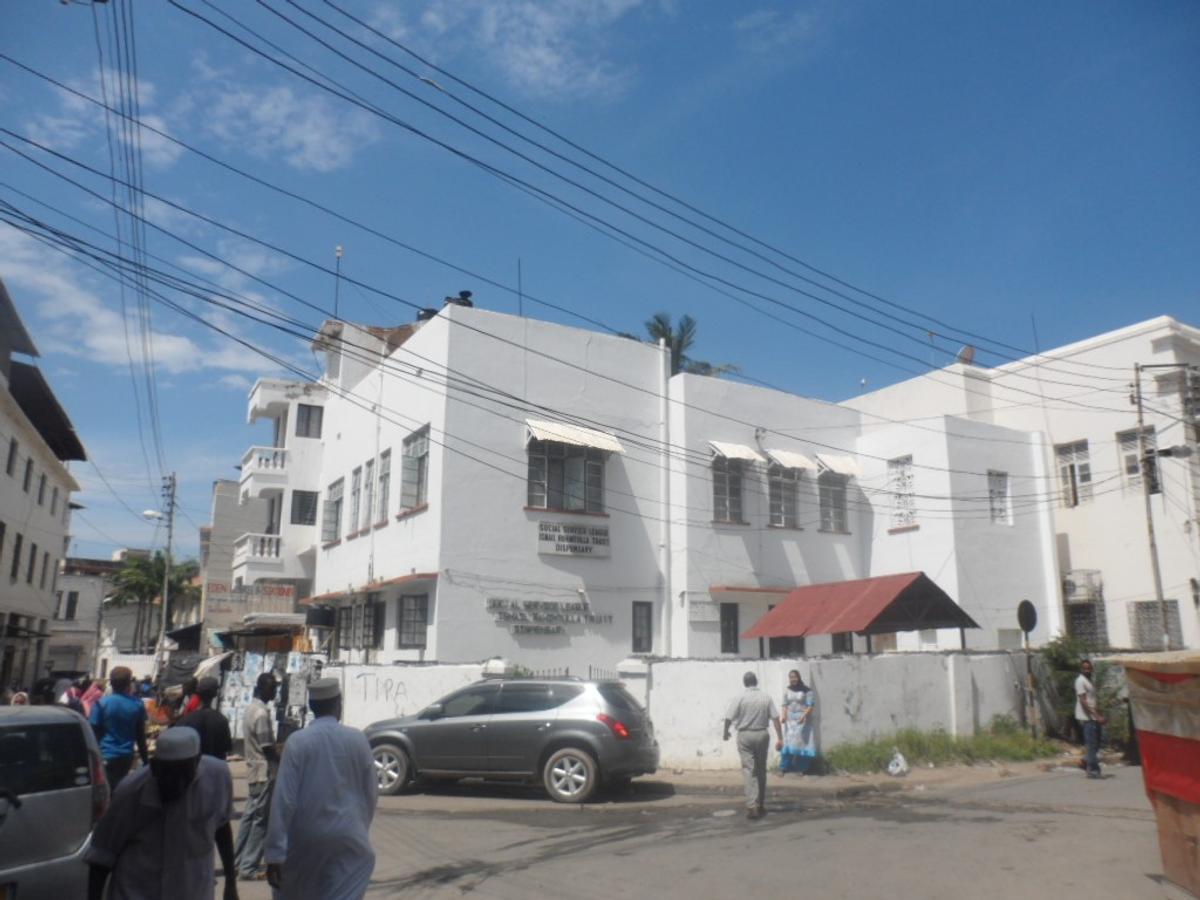 1,011 m² Commercial Property with Balcony at Off Makadara Road - 4