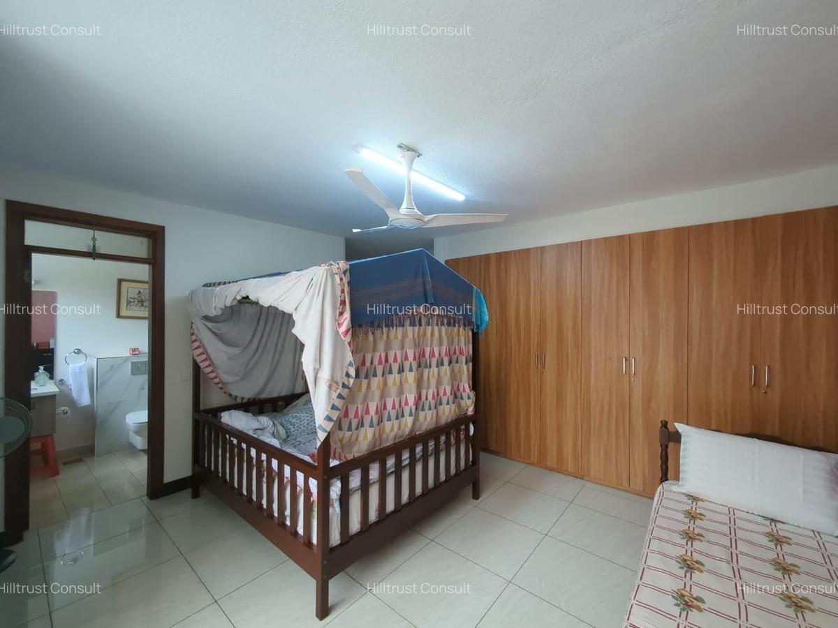 5 Bed Villa with En Suite in Lavington - 9