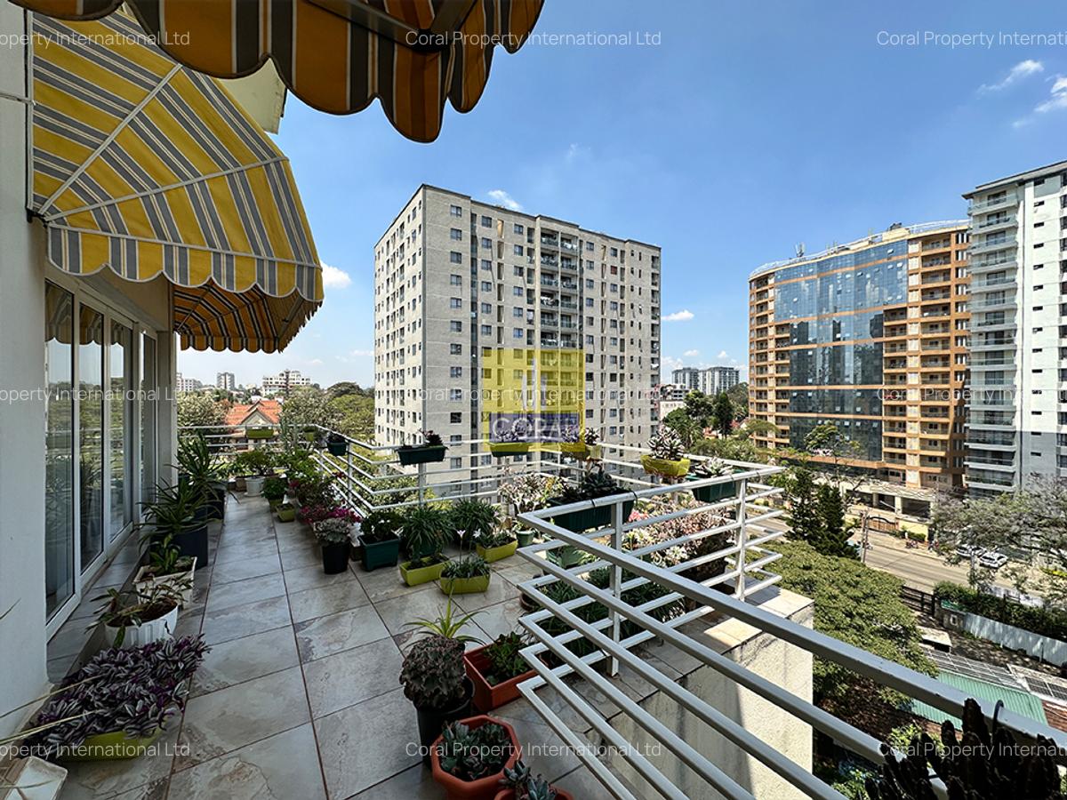 4 Bed Apartment in Kilimani - 11