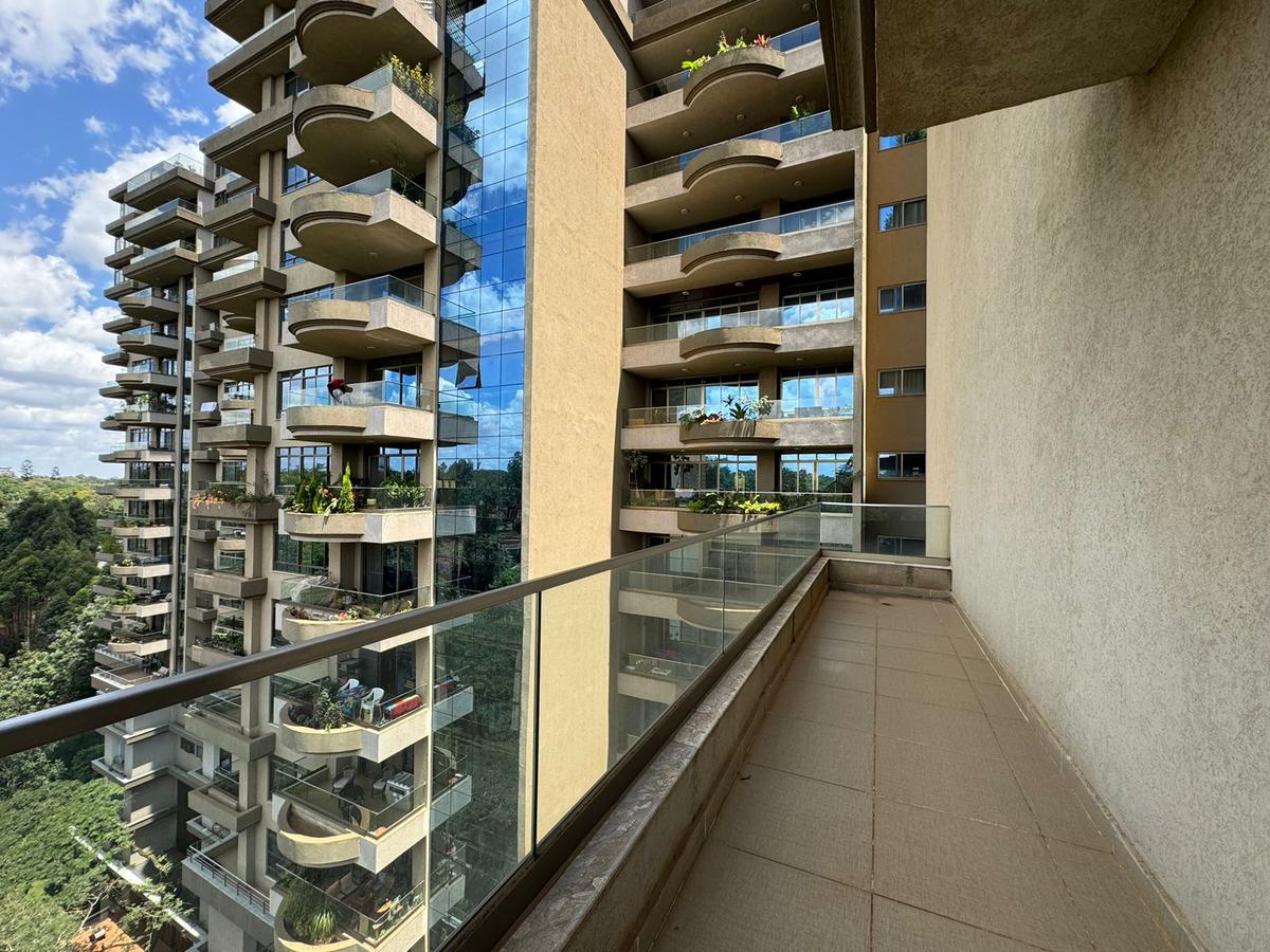 3 Bed Apartment with En Suite in Parklands - 1