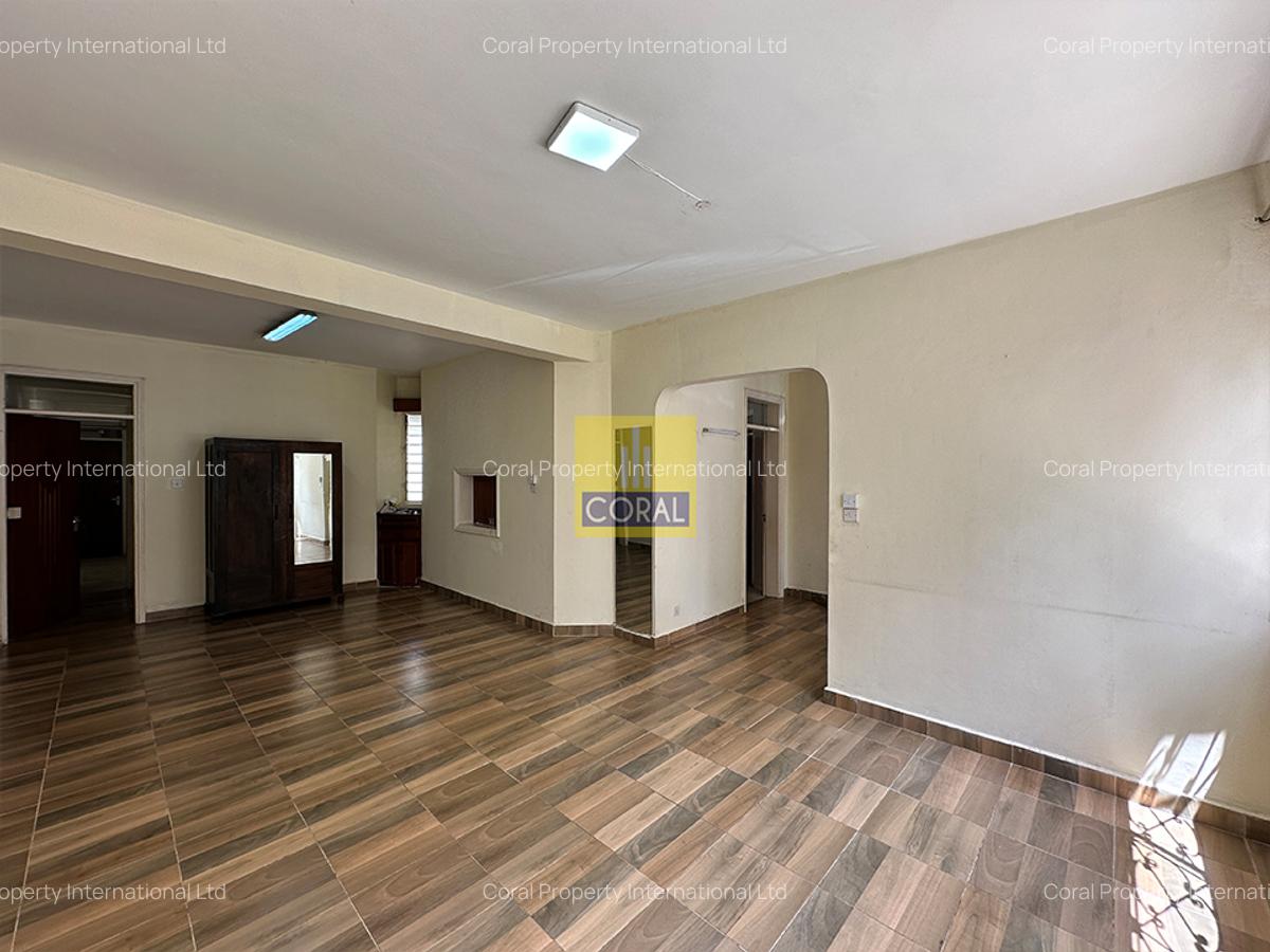 5 Bed Townhouse in General Mathenge - 1