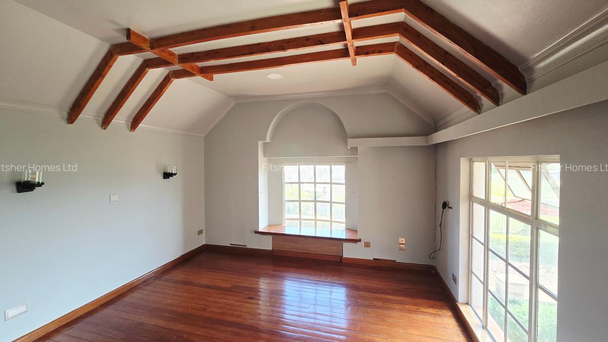 4 Bed House with En Suite in Runda - 15