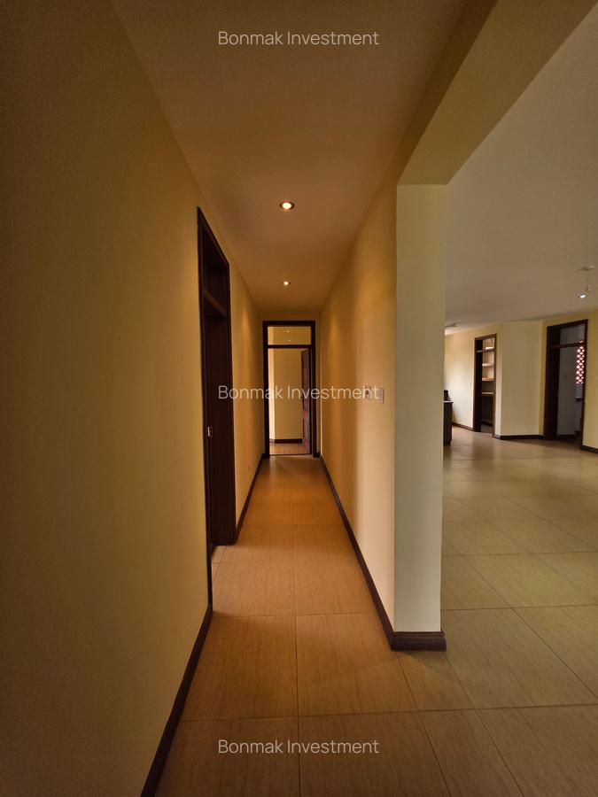 3 Bed Apartment with En Suite at Riverside Drive - 11