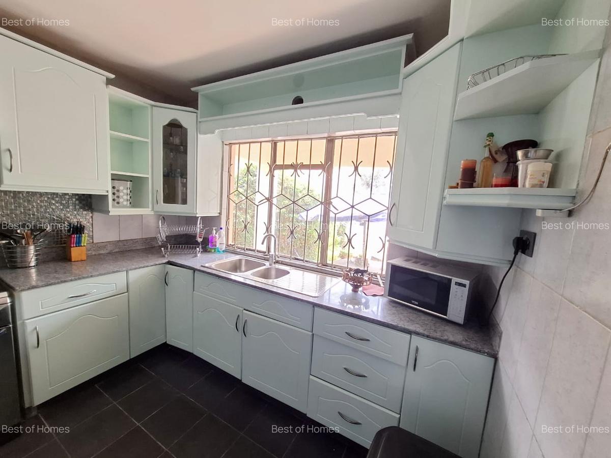 4 Bed House with Garden in Lavington - 7