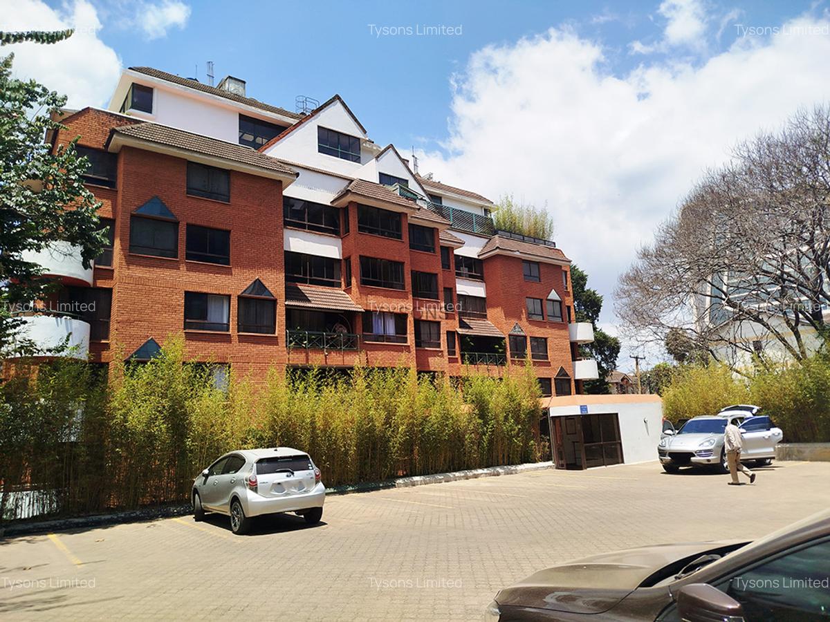 3 Bed Apartment with En Suite in Westlands Area - 8