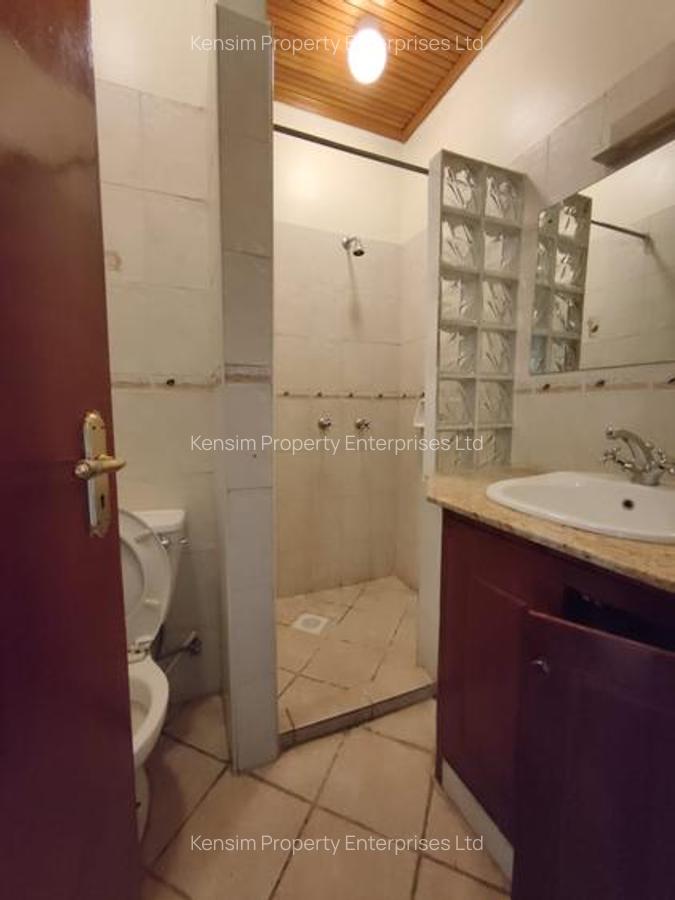 4 Bed Townhouse with En Suite in Lavington - 7