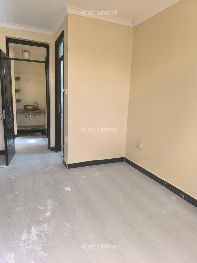 4 Bed Townhouse with En Suite at Western Bypass - 11