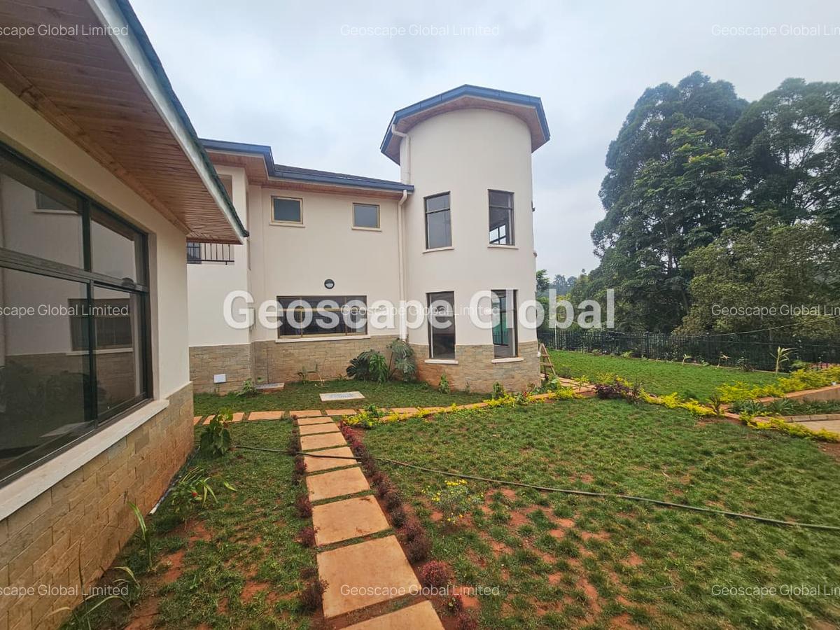 5 Bed House with En Suite in Spring Valley - 1