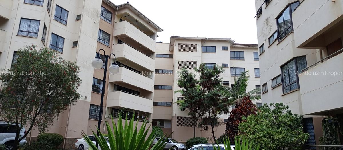 4 Bed Apartment with En Suite at Brookside Drive - 1