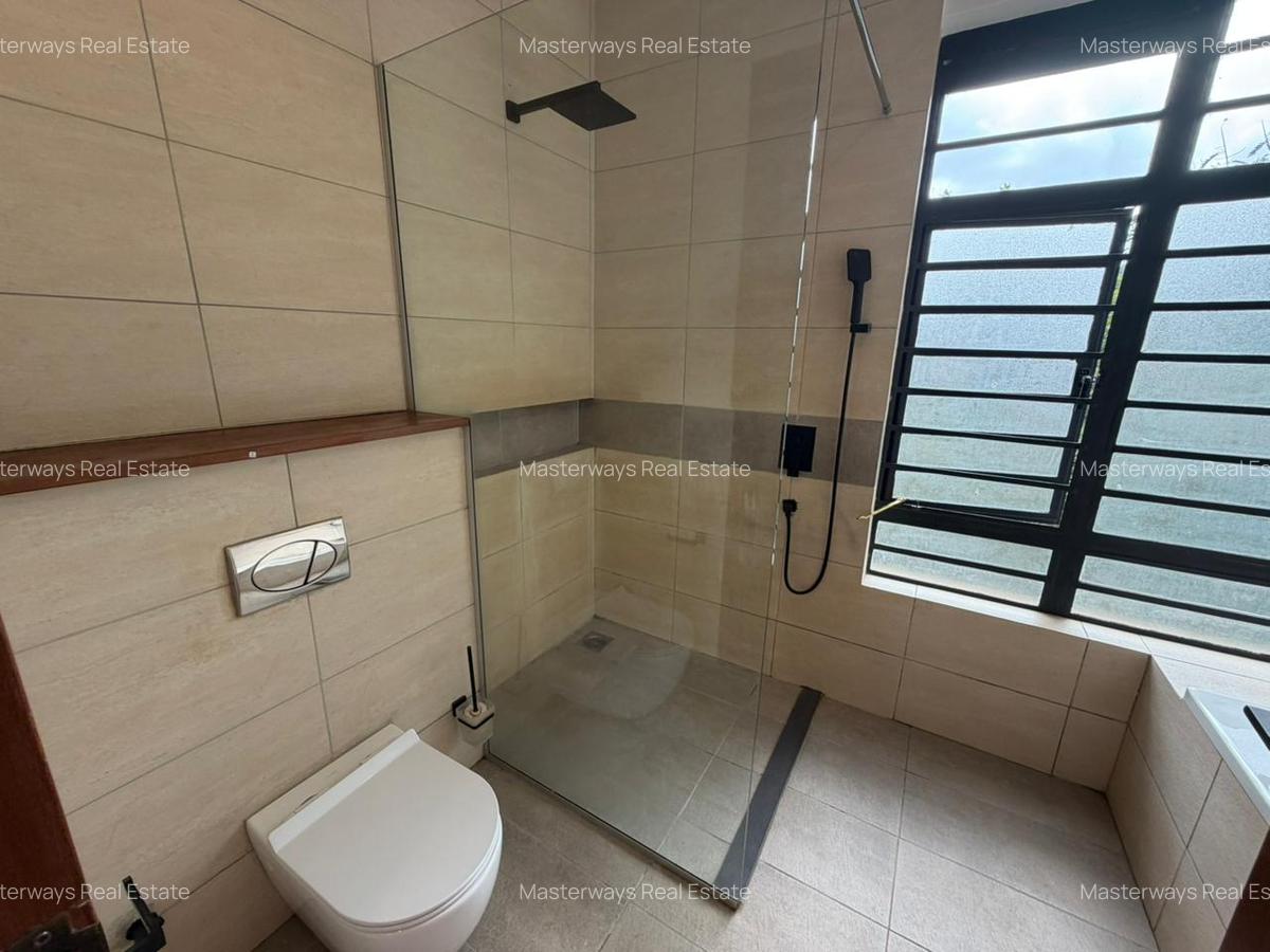3 Bed House with En Suite in Rosslyn - 16
