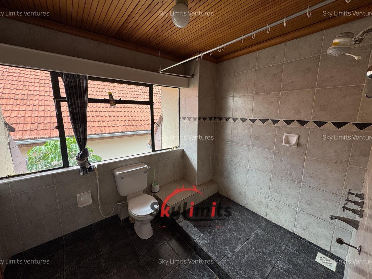 4 Bed Apartment with Swimming Pool in Kilimani - 12