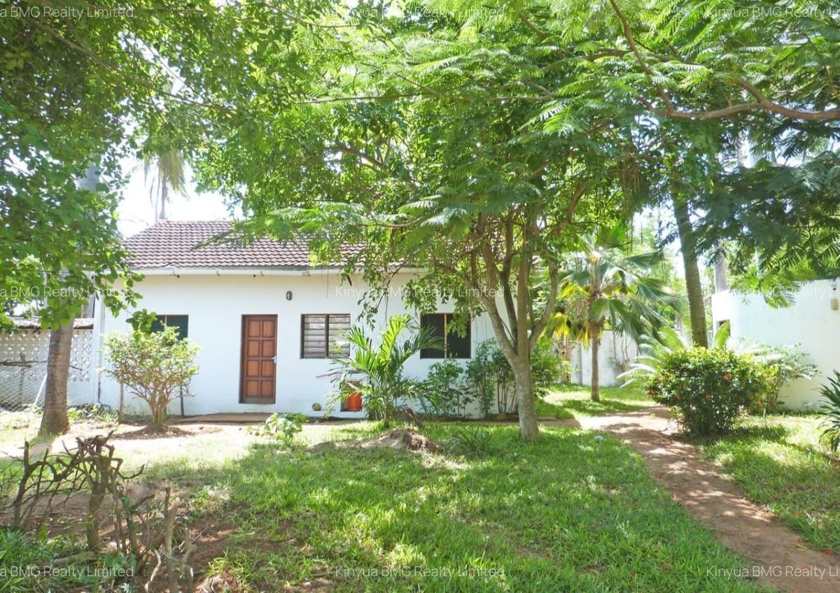 4 Bed Villa with En Suite in Watamu - 3