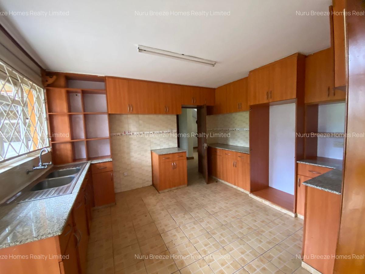 4 Bed Townhouse with En Suite in Runda - 3