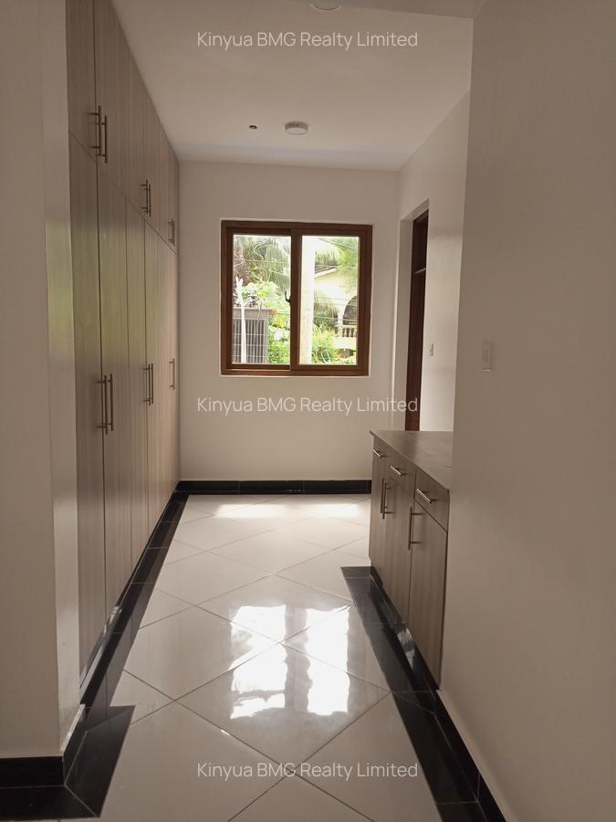 Serviced 3 Bed Apartment with En Suite at Moyne Drive - 3