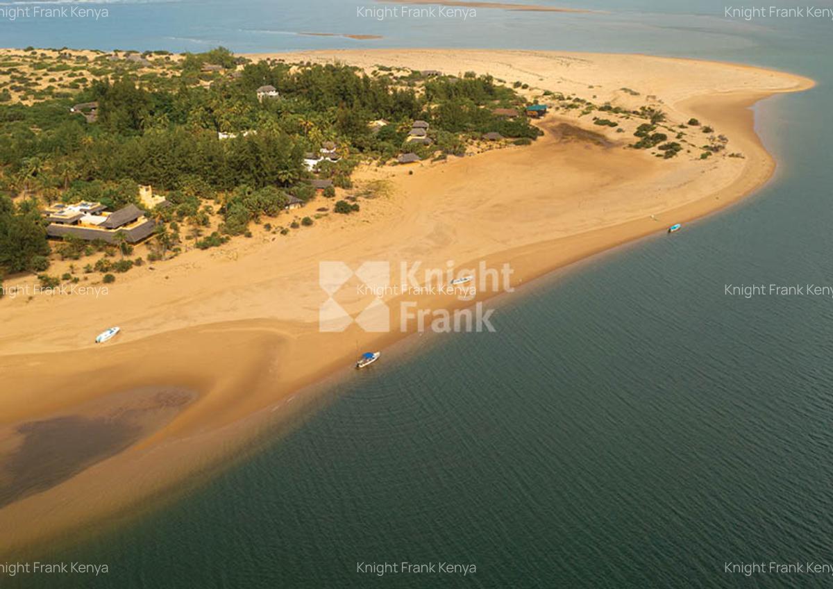 5 Bed House with En Suite at Kizingoni Beach - 16