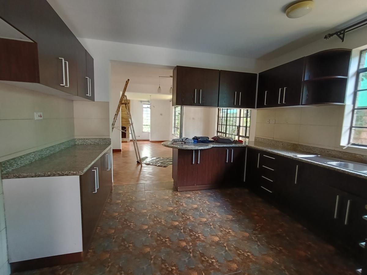 4 Bed Townhouse with En Suite at Lavington - 6