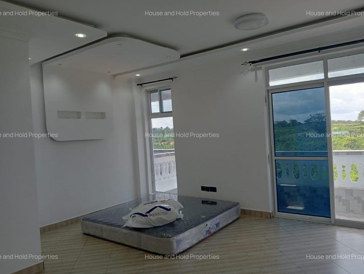 6 Bed Villa with En Suite at Beach Road - 10