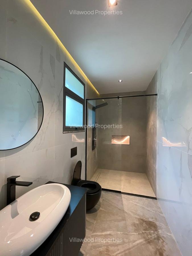 5 Bed Villa with En Suite in Lavington - 11