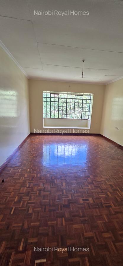 4 Bed Townhouse with En Suite at Brookside Garden - 10