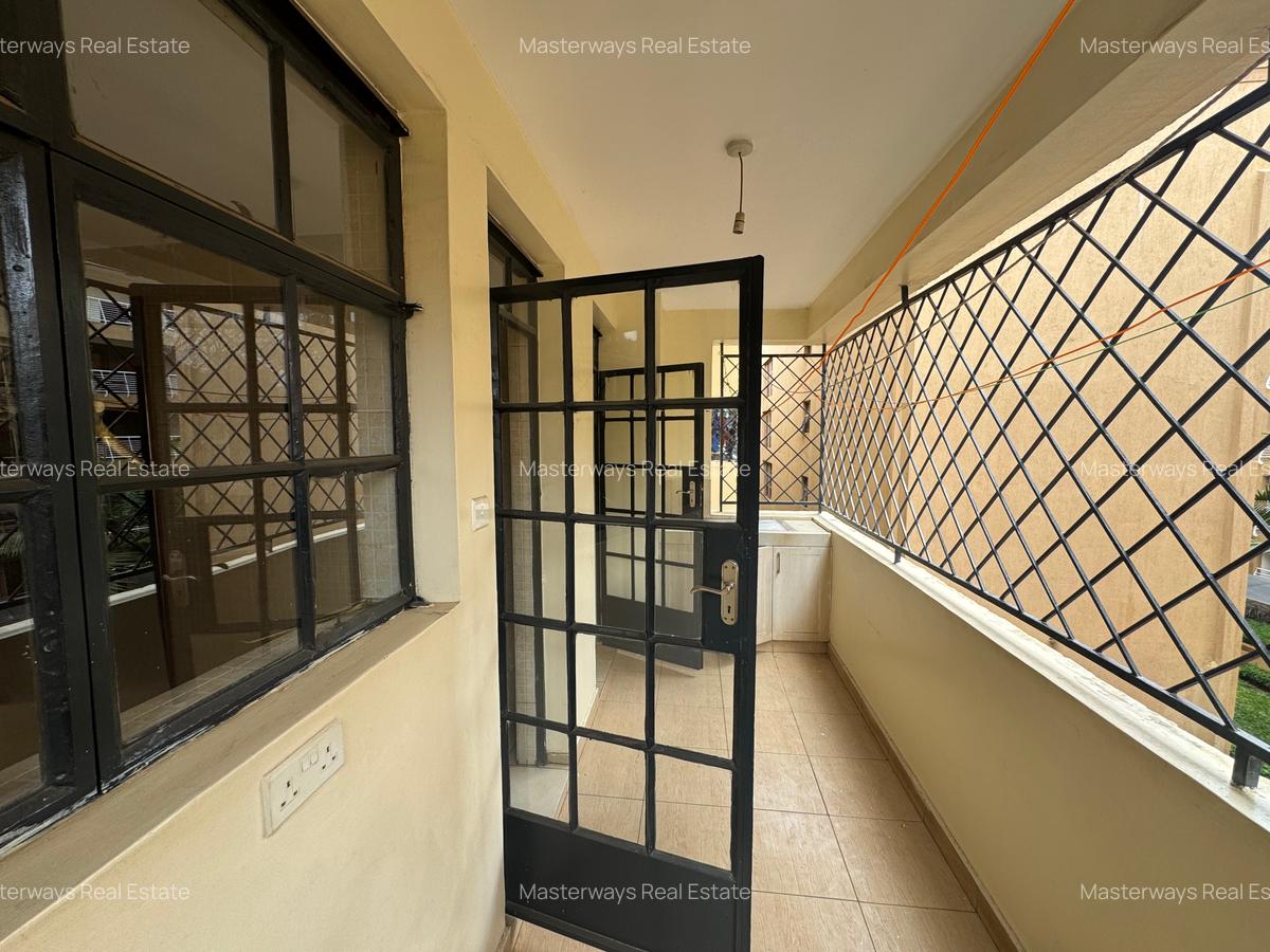 3 Bed Apartment with En Suite in Lavington - 10