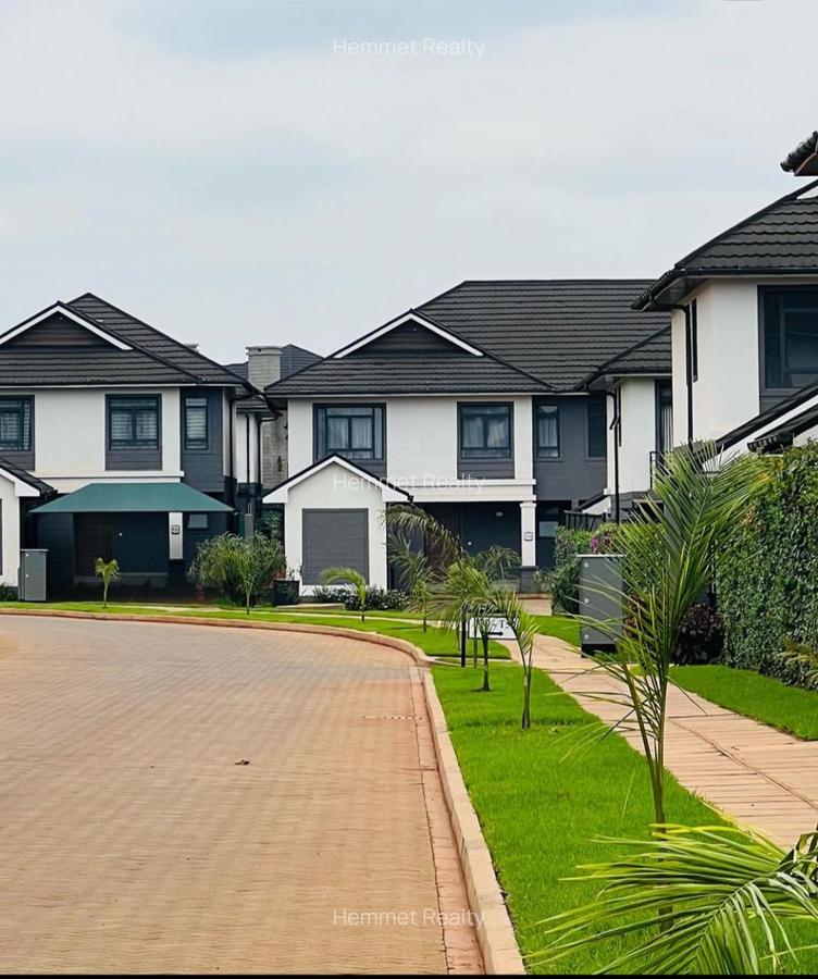 5 Bed Townhouse with En Suite in Runda - 1