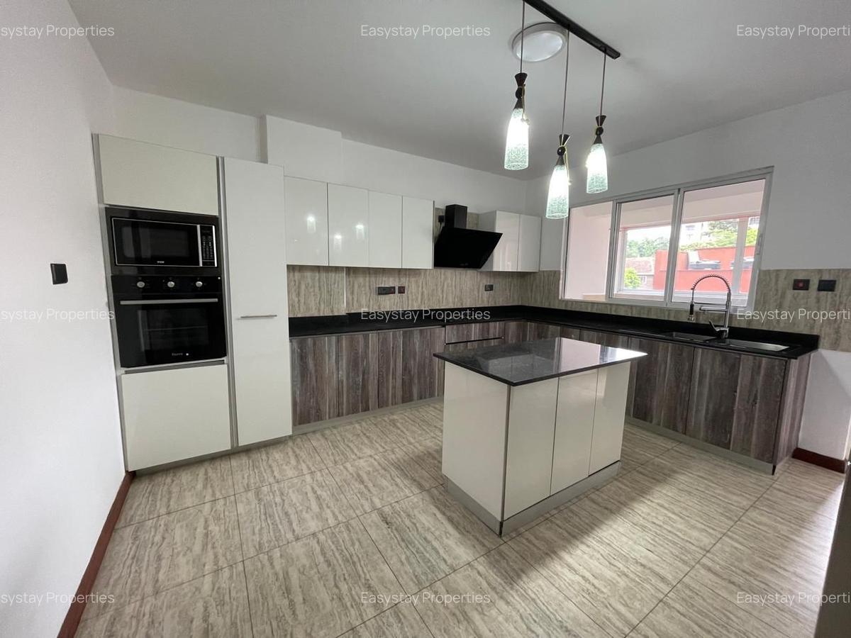 4 Bed Apartment with En Suite in Westlands Area - 1