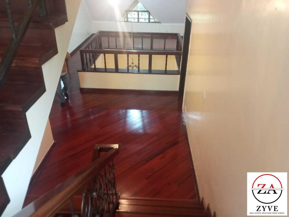 5 Bed Townhouse with En Suite in Lavington - 6