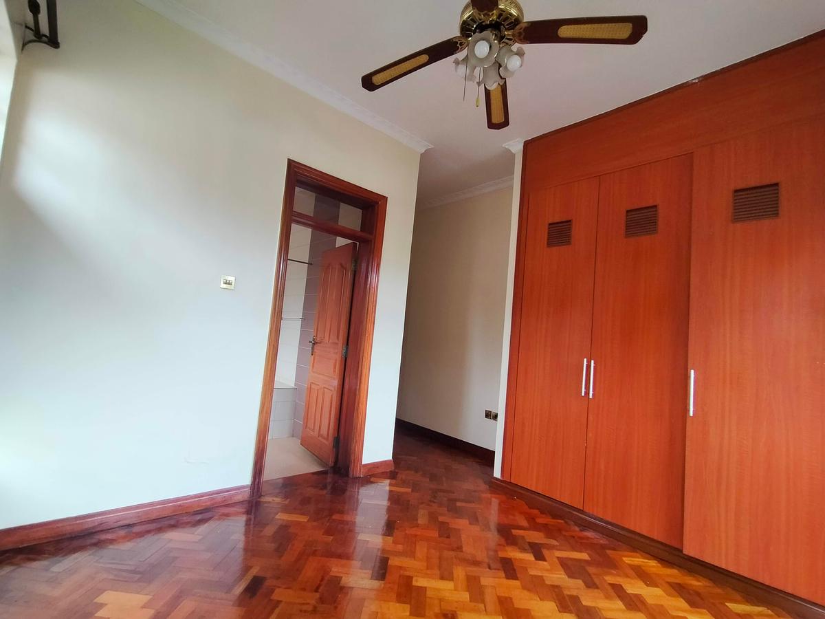 4 Bed House with En Suite in Runda - 13
