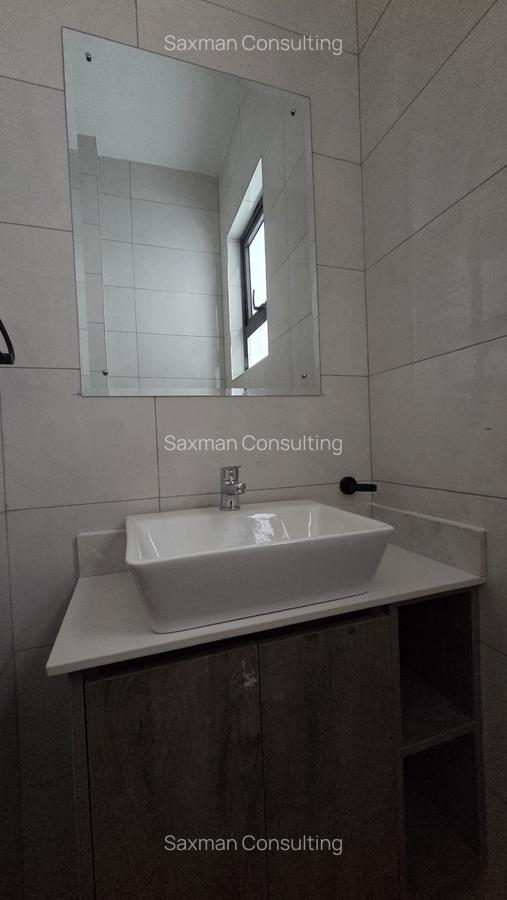 2 Bed Apartment with En Suite in Westlands Area - 9