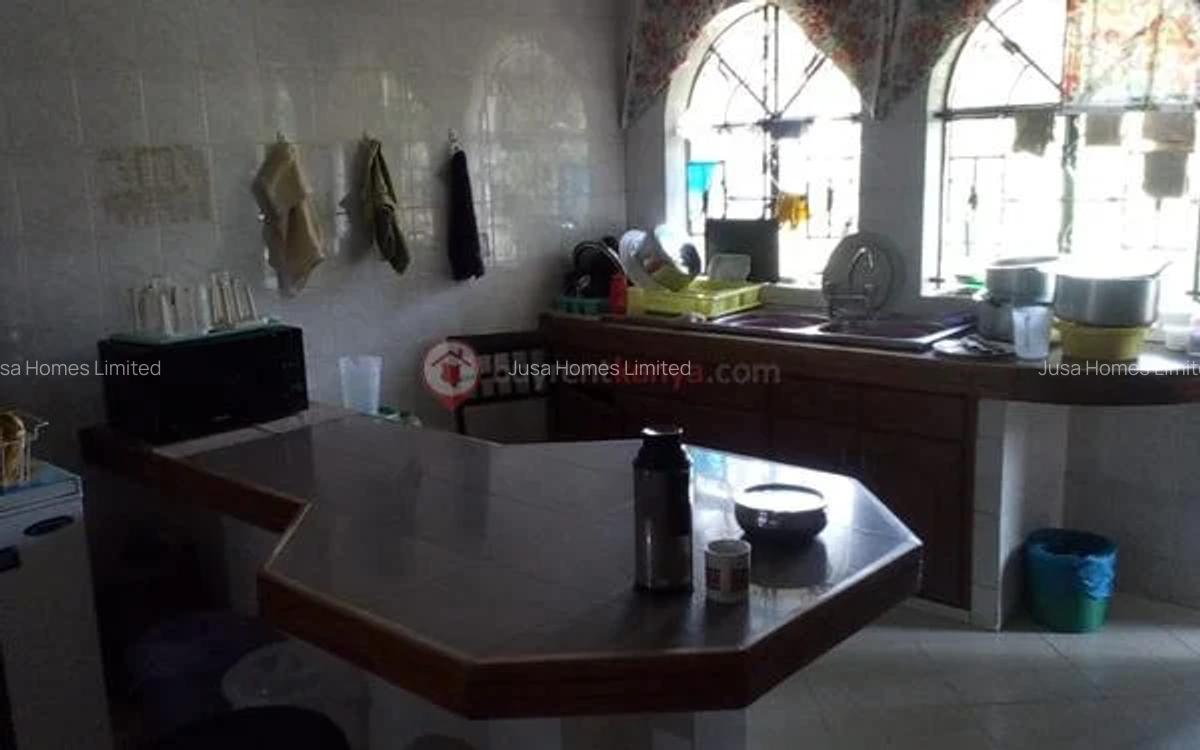 5 Bed House with En Suite in Riverside - 6