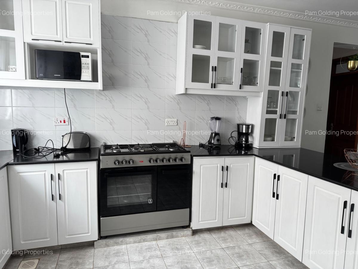 2 Bed Apartment with En Suite in Riverside - 11