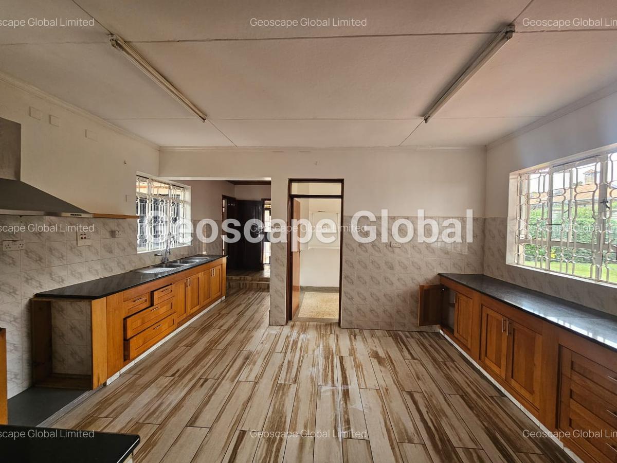 5 Bed House with En Suite in Runda - 6