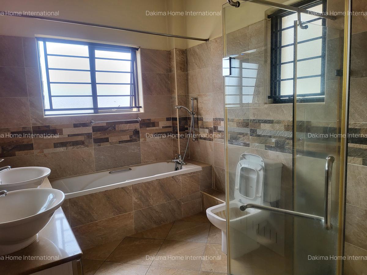 2 Bed Apartment with En Suite in Rhapta Road - 17
