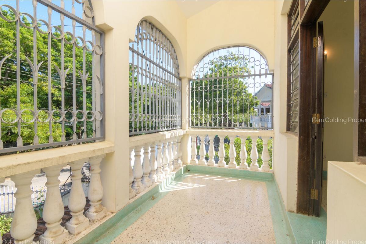 4 Bed Townhouse with En Suite in Nyali Area - 12