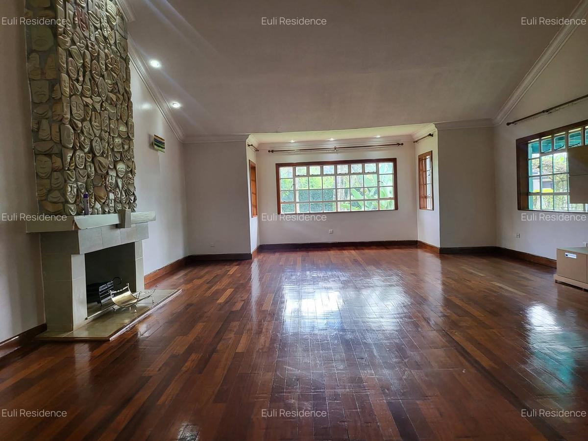 4 Bed House with En Suite at Mimosa Close - 4