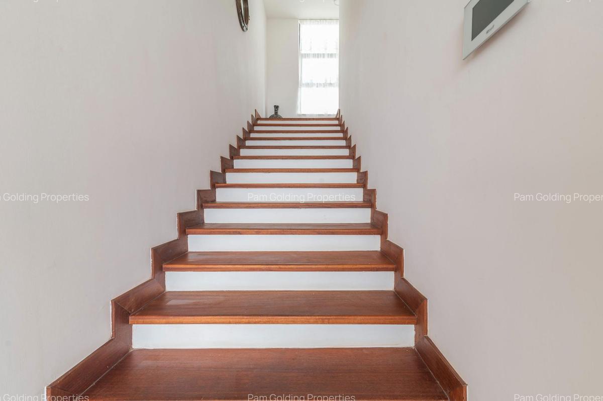 4 Bed Apartment with En Suite in Ruaka - 7