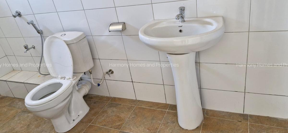 6,458 ft² Warehouse with Parking at Ruiru - 4